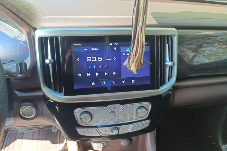 Used Great Wall Poer 2021 2.0T Global Version Automatic Diesel 4x4 Prestige Standard Cab GW4D20M Audio And AC Panel