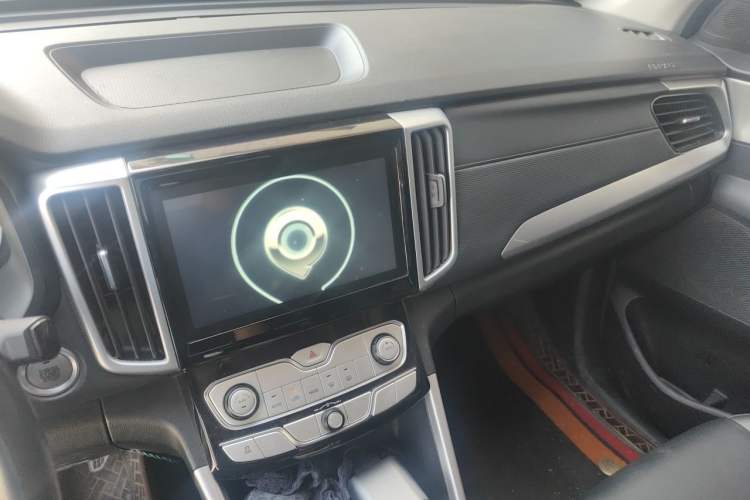Used Great Wall Poer 2021 2.0T Commercial Version Automatic Diesel Two-Wheel Drive Navigation Type Long Bed – GW4D20M Audio And AC Panel