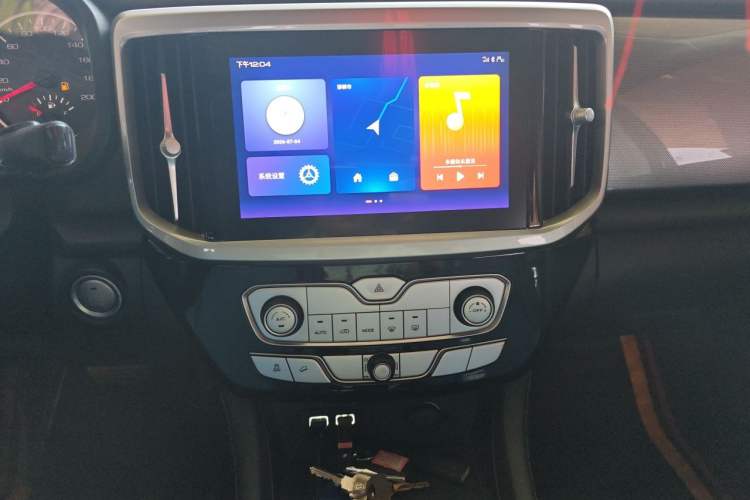 Used Great Wall Poer 2021 2.0T Global Version Passenger Automatic Diesel Two-Wheel Drive Comfort Trim Standard Cab GW4D20M Audio And AC Panel