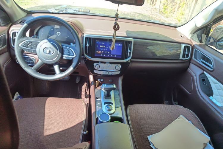 Used Great Wall Poer 2021 2.0T Global Version Automatic Diesel 4x4 Prestige Standard Cab GW4D20M Center Console
