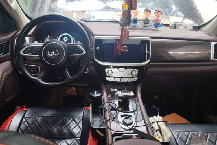 Used Great Wall Poer 2021 2.0T Global Version Automatic Gasoline 4x4 Prestige Standard Cab GW4C20B Center Console