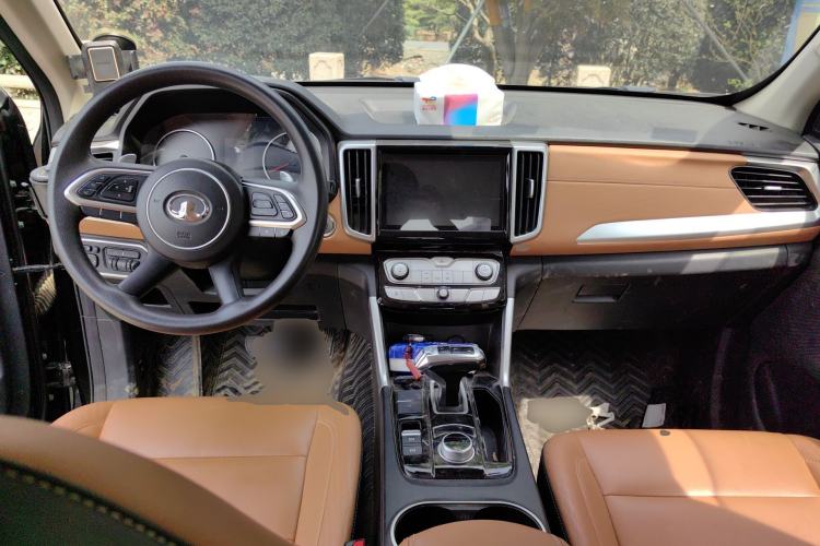 Used Great Wall Poer 2021 2.0T Commercial Version Automatic Diesel 4x4 Elite Long-Box GW4D20M Center Console