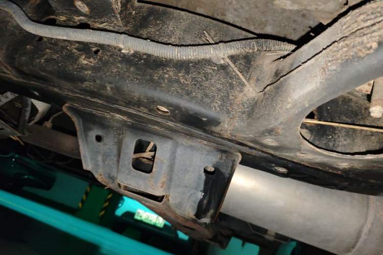 Used Great Wall Poer 2021 2.0T Commercial Version Automatic Diesel 4x4 Navigation-Ready Long-Box GW4D20M Chassis Front Right