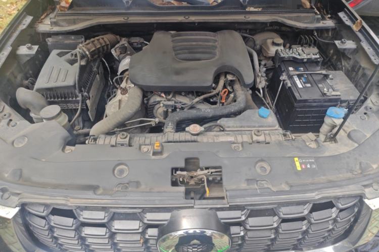 Used Great Wall Poer 2021 2.0T Commercial Version Manual Diesel 4x4 Elite Long-Box GW4D20M Engine Bay