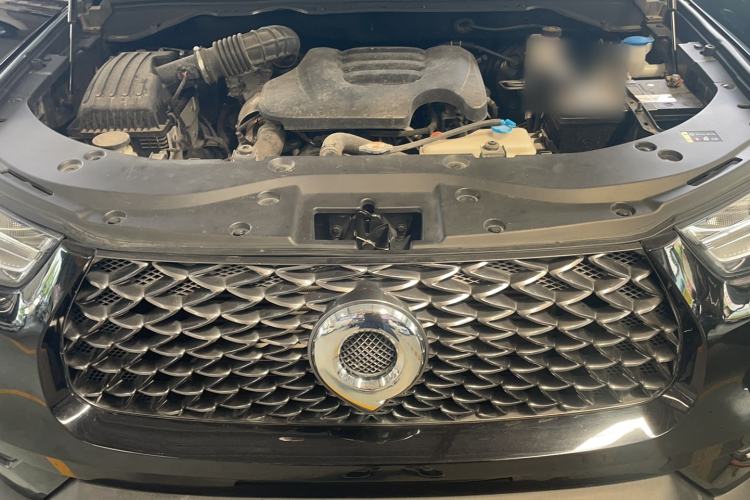 Used Great Wall Poer 2021 2.0T Commercial Version Automatic Diesel 4x4 Elite Long-Box GW4D20M Engine Bay