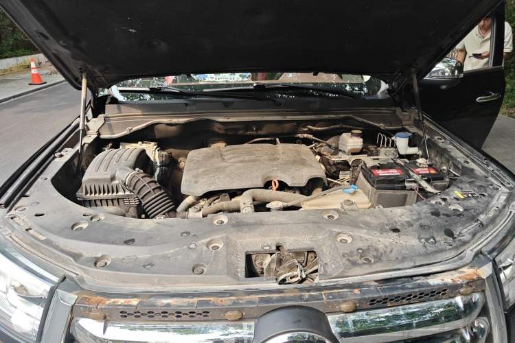 Used Great Wall Poer 2021 2.0T Global Version Automatic Gasoline 4x4 Prestige Standard Cab GW4C20B Engine Bay