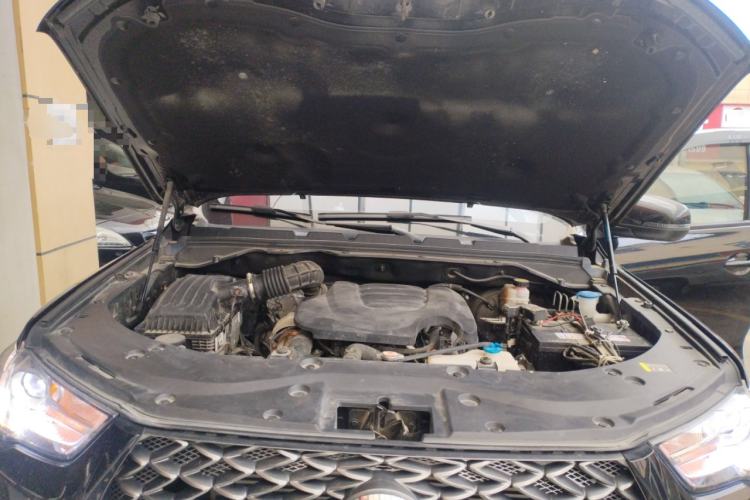 Used Great Wall Poer 2021 2.0T Commercial Version Manual Diesel 4x4 Elite Long-Box GW4D20M Engine Bay