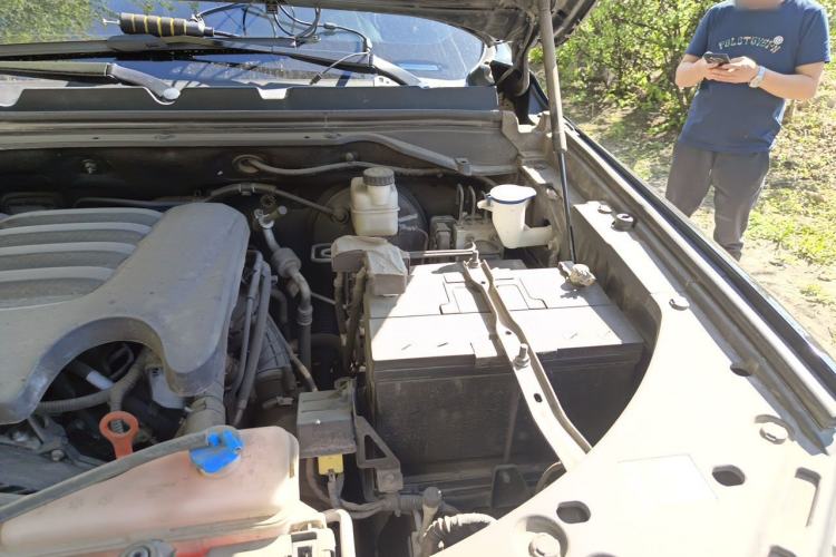 Used Great Wall Poer 2021 2.0T Global Version Automatic Diesel 4x4 Prestige Standard Cab GW4D20M Engine Bay Left