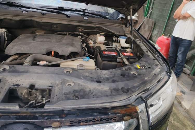 Used Great Wall Poer 2021 2.0T Global Version Automatic Gasoline 4x4 Prestige Standard Cab GW4C20B Engine Bay Left