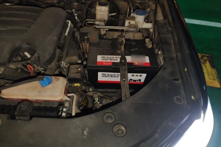 Used Great Wall Poer 2021 2.0T Commercial Version Automatic Diesel 4x4 Navigation-Ready Long-Box GW4D20M Engine Bay Left
