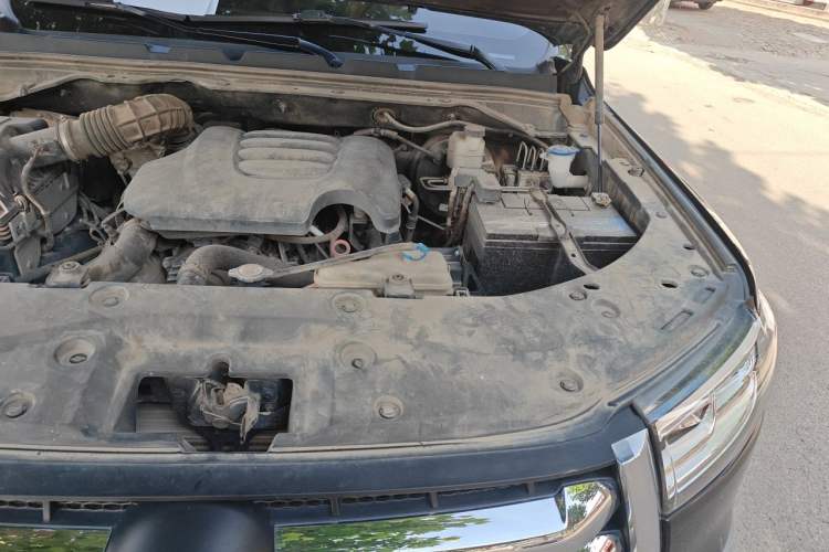Used Great Wall Poer 2021 2.0T Global Version Automatic Diesel 4x4 Prestige Standard Cab GW4D20M Engine Bay Left