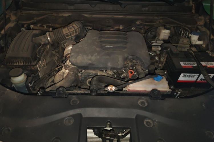 Used Great Wall Poer 2021 2.0T Commercial Version Automatic Diesel 4x4 Navigation-Ready Long-Box GW4D20M Engine Bay