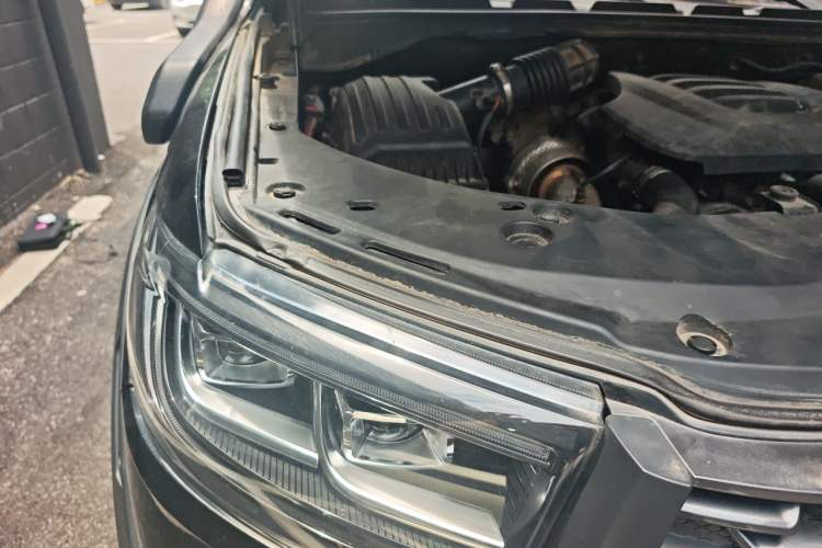 Used Great Wall Poer 2021 2.0T Off-Road Version Automatic Diesel 4x4 Mount Everest Edition GW4D20M Engine Bay Right