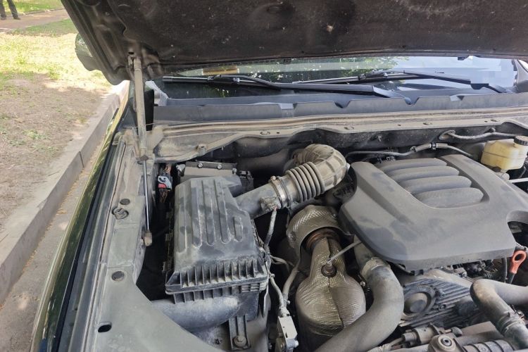 Used Great Wall Poer 2021 2.0T Global Version Automatic Diesel 4x4 Prestige Standard Cab GW4D20M Engine Bay Right