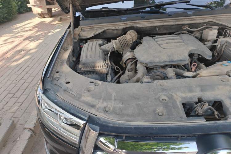 Used Great Wall Poer 2021 2.0T Global Version Automatic Diesel 4x4 Prestige Standard Cab GW4D20M Engine Bay Right
