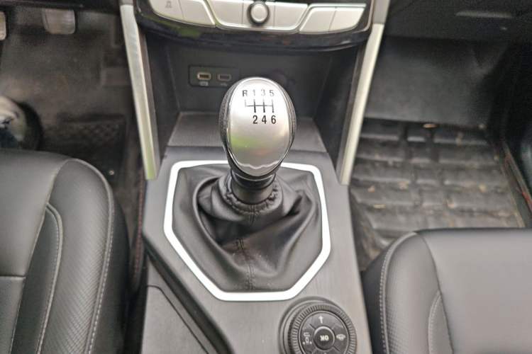 Used Great Wall Poer 2021 2.0T Commercial Version Manual Transmission Gasoline Two-Wheel Drive Elite Trim with Long Bed – GW4C20B Gear Lever