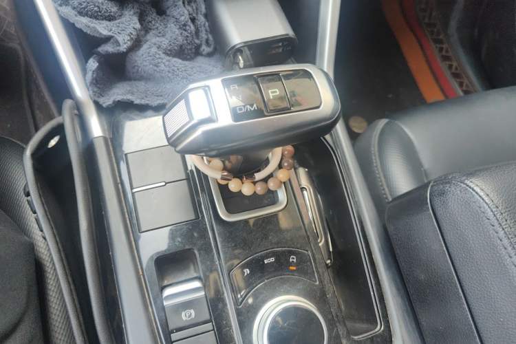 Used Great Wall Poer 2021 2.0T Commercial Version Automatic Diesel Two-Wheel Drive Navigation Type Long Bed – GW4D20M Gear Lever