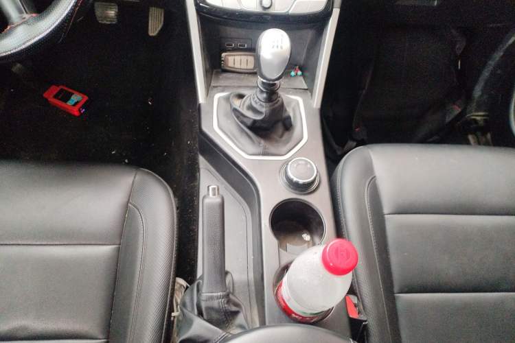 Used Great Wall Poer 2021 2.0T Commercial Version Manual Diesel 4x4 Elite Long-Box GW4D20M Gear Lever
