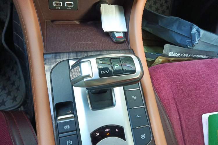 Used Great Wall Poer 2021 2.0T Global Version Automatic Diesel 4x4 Prestige Standard Cab GW4D20M Gear Lever