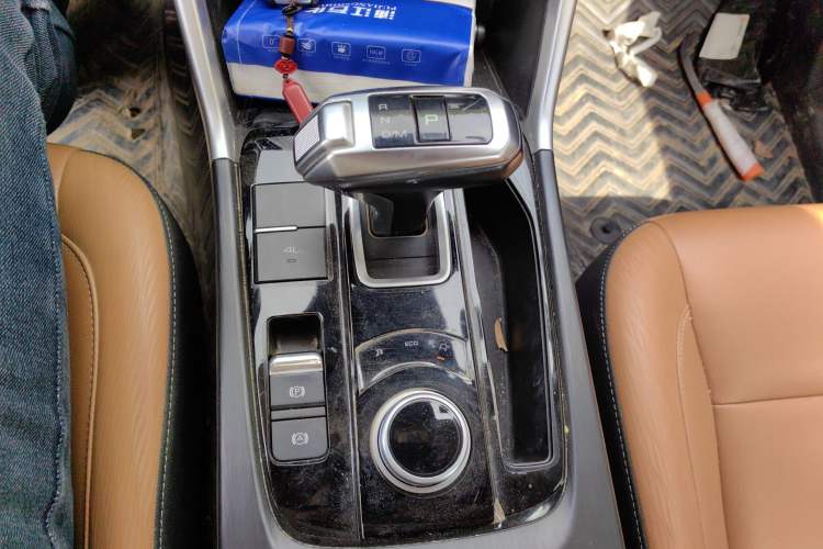 Used Great Wall Poer 2021 2.0T Commercial Version Automatic Diesel 4x4 Elite Long-Box GW4D20M Gear Lever