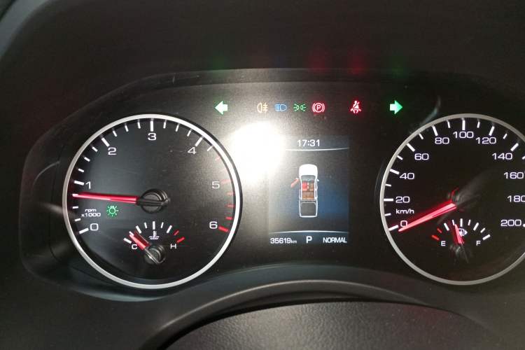Used Great Wall Poer 2021 2.0T Commercial Version Automatic Diesel Two-Wheel Drive Elite Trim with Long Bed – GW4D20M Instrument Cluster