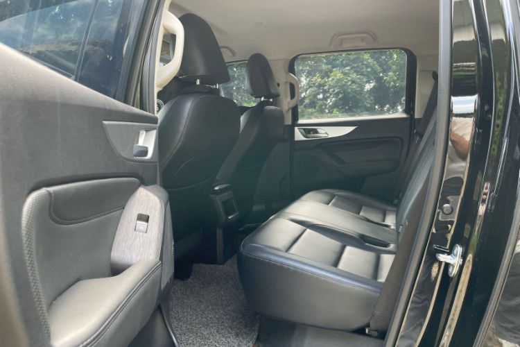 Used Great Wall Poer 2021 2.0T Commercial Version Automatic Diesel Two-Wheel Drive Elite Trim with Long Bed – GW4D20M Interior 3