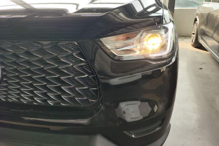 Used Great Wall Poer 2021 2.0T Commercial Version Automatic Diesel Two-Wheel Drive Elite Trim with Long Bed – GW4D20M Left Front Headlight