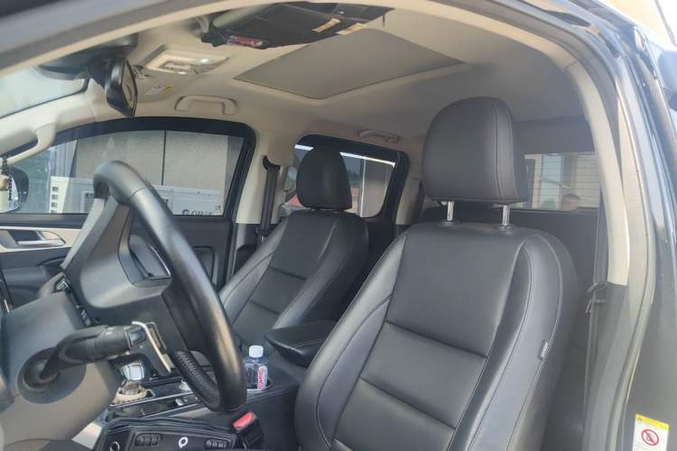 Used Great Wall Poer 2021 2.0T Commercial Version Automatic Diesel Two-Wheel Drive Navigation Type Long Bed – GW4D20M Left Front Seat