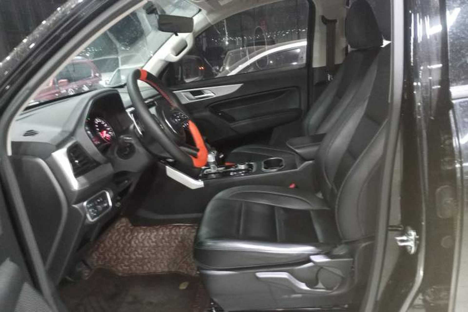 Used Great Wall Poer 2021 2.0T Commercial Version Automatic Diesel Two-Wheel Drive Elite Trim with Long Bed – GW4D20M Left Front Seat