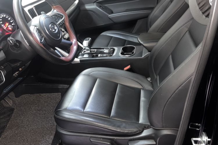 Used Great Wall Poer 2021 2.0T Commercial Version Automatic Diesel Two-Wheel Drive Elite Trim with Long Bed – GW4D20M Left Front Seat