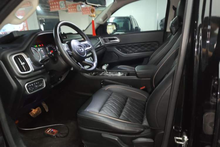 Used Great Wall Poer 2021 2.0T Global Version Automatic Diesel 4x4 Comfort Class Standard Box Trailer Edition GW4D20M Left Front Seat
