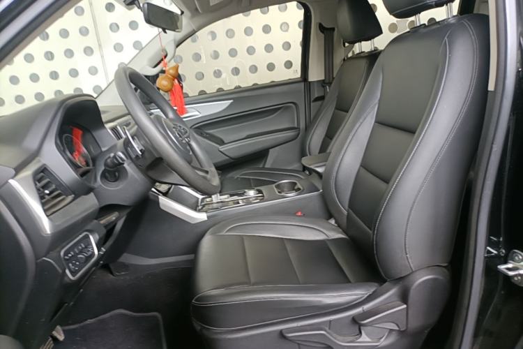 Used Great Wall Poer 2021 2.0T Commercial Version Automatic Diesel Two-Wheel Drive Elite Trim with Long Bed – GW4D20M Left Front Seat