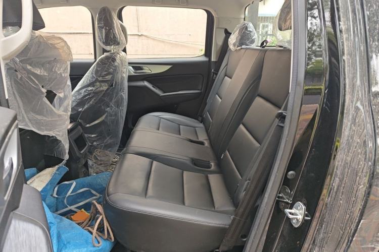 Used Great Wall Poer 2021 2.0T Commercial Version Manual Transmission Gasoline Two-Wheel Drive Elite Trim with Long Bed – GW4C20B Left Rear Seat