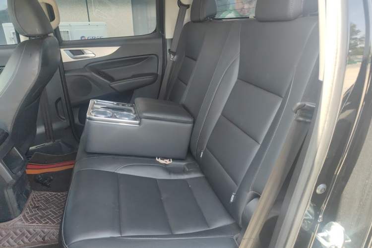 Used Great Wall Poer 2021 2.0T Commercial Version Automatic Diesel Two-Wheel Drive Navigation Type Long Bed – GW4D20M Left Rear Seat