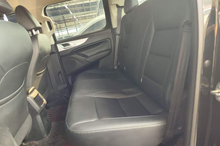 Used Great Wall Poer 2021 2.0T Commercial Version Automatic Diesel Two-Wheel Drive Elite Trim with Long Bed – GW4D20M Left Rear Seat