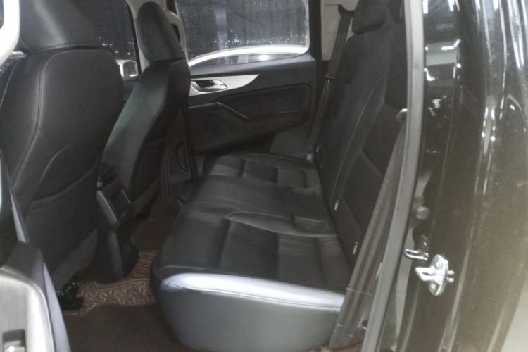 Used Great Wall Poer 2021 2.0T Commercial Version Automatic Diesel Two-Wheel Drive Elite Trim with Long Bed – GW4D20M Left Rear Seat