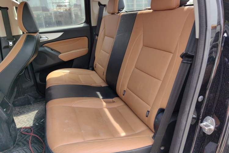 Used Great Wall Poer 2021 2.0T Commercial Version Automatic Diesel 4x4 Elite Long-Box GW4D20M Left Rear Seat