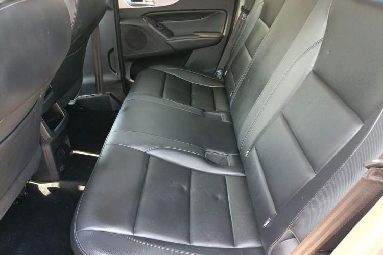 Used Great Wall Poer 2021 2.0T Commercial Version Manual Diesel Two-Wheel Drive Elite Long-Box GW4D20M Left Rear Seat