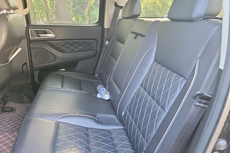 Used Great Wall Poer 2021 2.0T Global Version Automatic Diesel 4x4 Comfort Trim Standard Box GW4D20M Left Rear Seat