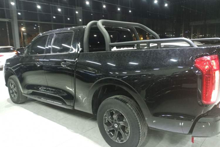 Used Great Wall Poer 2021 2.0T Commercial Version Automatic Diesel Two-Wheel Drive Elite Trim with Long Bed – GW4D20M Left Side