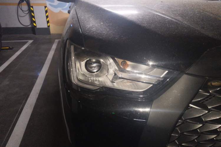 Used Great Wall Poer 2021 2.0T Commercial Version Automatic Diesel Two-Wheel Drive Elite Trim with Long Bed – GW4D20M Right Front Headlight