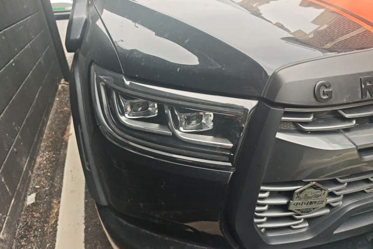 Used Great Wall Poer 2021 2.0T Off-Road Version Automatic Diesel 4x4 Mount Everest Edition GW4D20M Right Front Headlight
