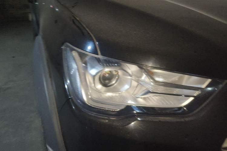 Used Great Wall Poer 2021 2.0T Commercial Version Automatic Diesel Two-Wheel Drive Elite Trim with Long Bed – GW4D20M Right Front Headlight