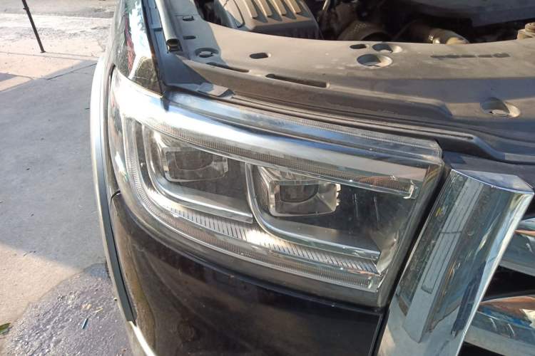 Used Great Wall Poer 2021 2.0T Global Version Automatic Diesel 4x4 Prestige Standard Cab GW4D20M Right Front Headlight