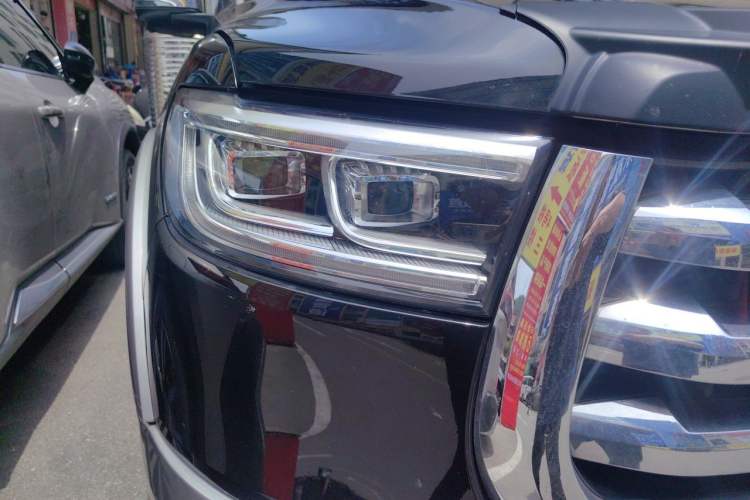 Used Great Wall Poer 2021 2.0T Global Version Automatic Gasoline 4x4 Comfort Trim Standard Cab GW4C20B Right Front Headlight