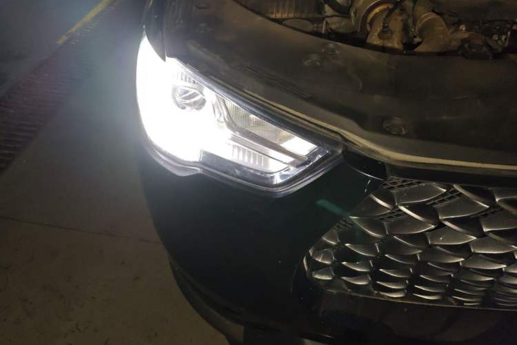 Used Great Wall Poer 2021 2.0T Commercial Version Automatic Diesel 4x4 Navigation-Ready Long-Box GW4D20M Right Front Headlight
