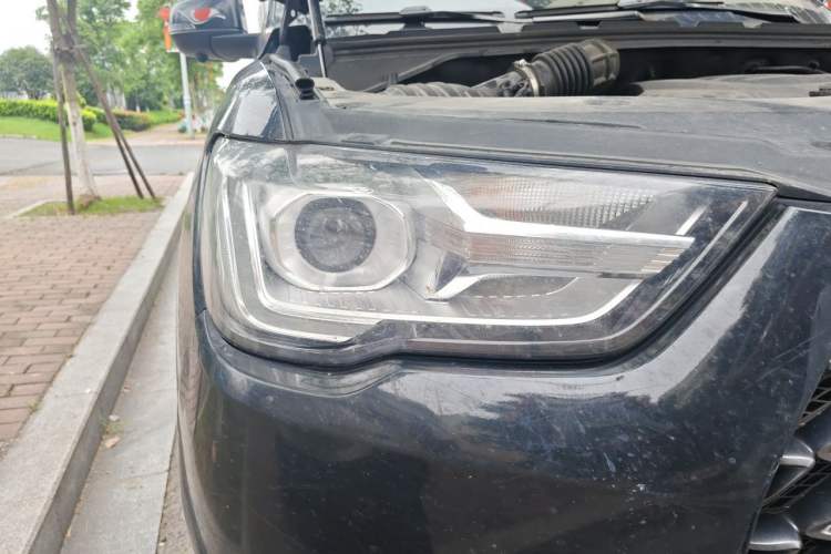 Used Great Wall Poer 2021 2.0T Commercial Version Automatic Diesel Two-Wheel Drive Elite Trim with Long Bed – GW4D20M Right Front Headlight
