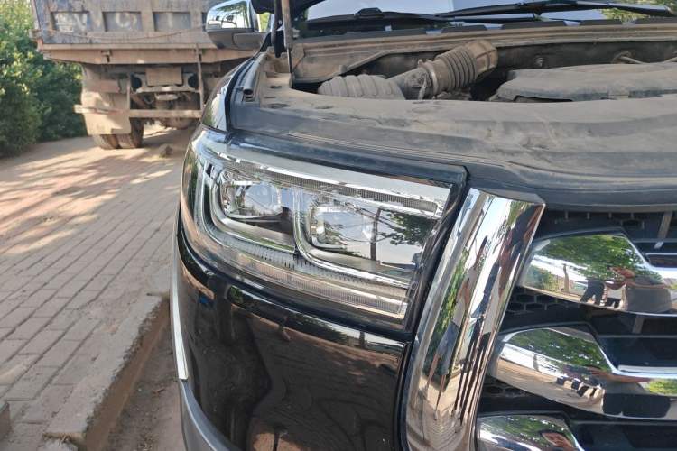 Used Great Wall Poer 2021 2.0T Global Version Automatic Diesel 4x4 Prestige Standard Cab GW4D20M Right Front Headlight