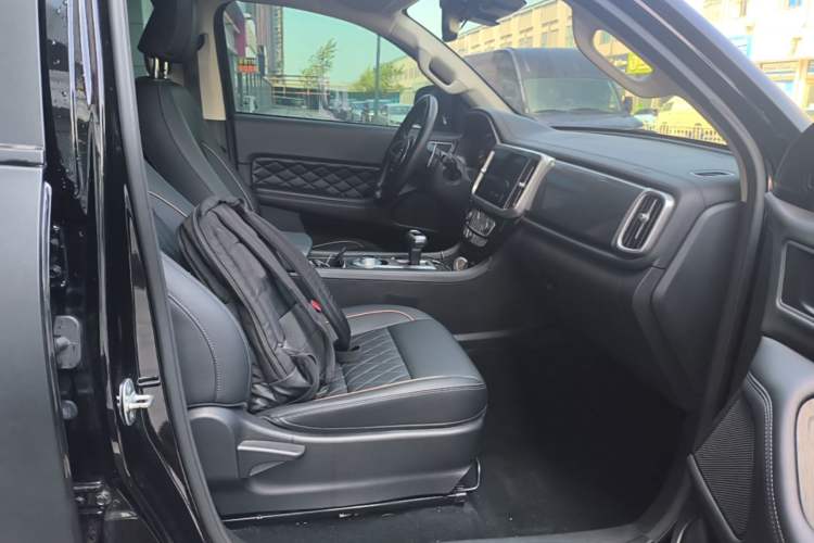 Used Great Wall Poer 2021 2.0T Global Version Automatic Diesel 4x4 Comfort Trim Standard Box GW4D20M Right Front Seat