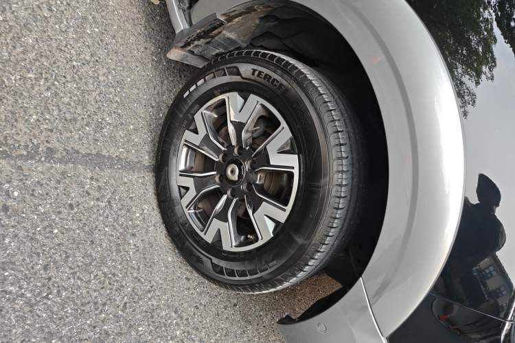 Used Great Wall Poer 2021 2.0T Global Version Automatic Gasoline 4x4 Prestige Standard Cab GW4C20B Right Front Wheel Hub